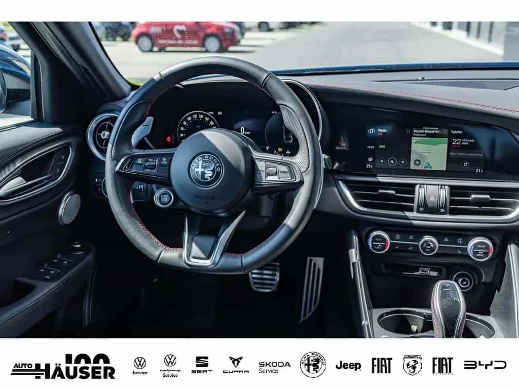 Alfa Romeo Giulia Competizione 2.0 Turbo Q4 HARMAN-KARDON E 10/2023-photo-16
