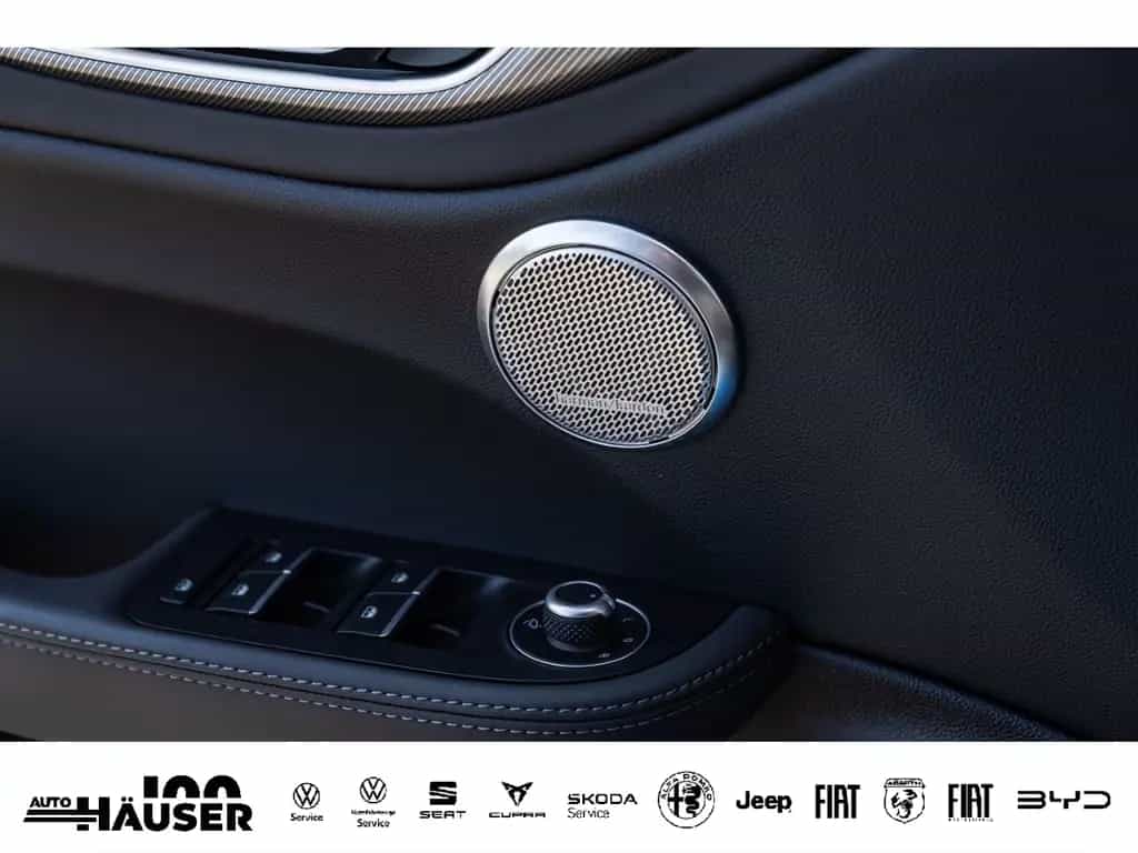 Alfa Romeo Giulia Competizione 2.0 Turbo Q4 HARMAN-KARDON E 10/2023-photo-20