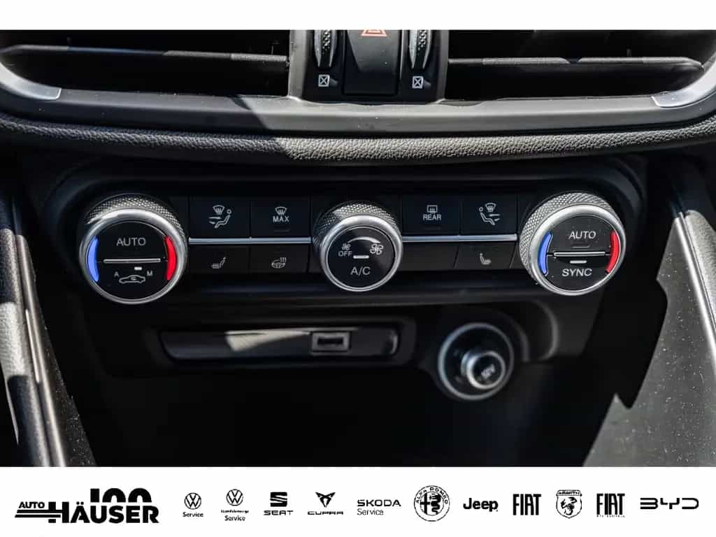 Alfa Romeo Giulia Competizione 2.0 Turbo Q4 HARMAN-KARDON E 10/2023-photo-24