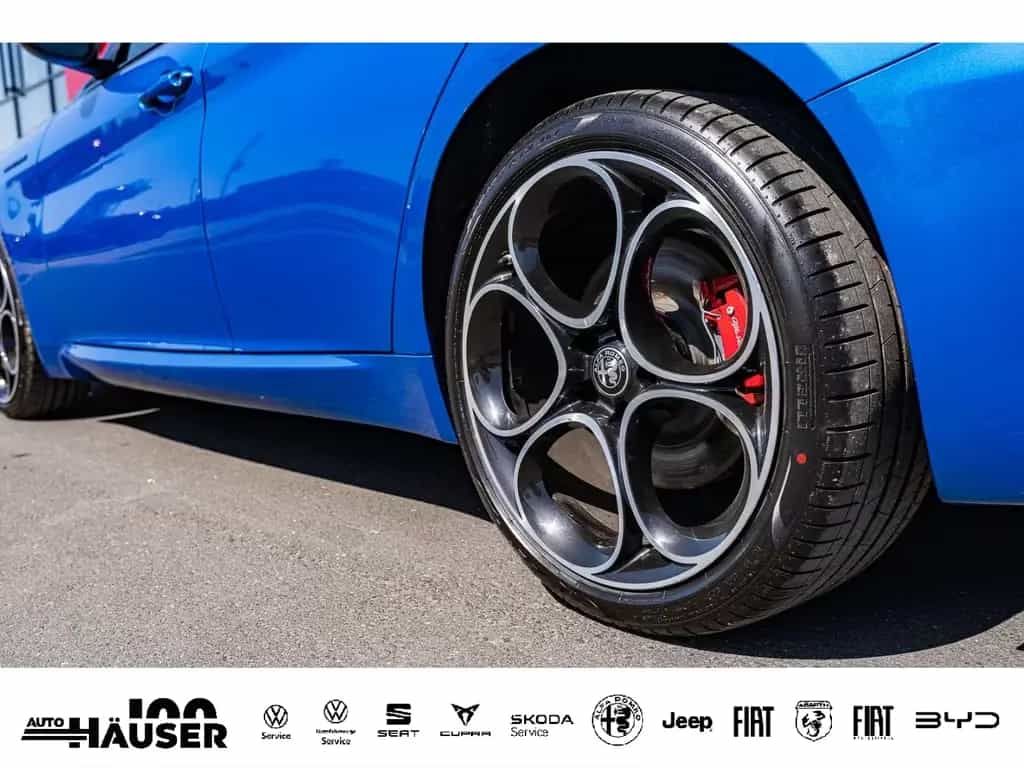 Alfa Romeo Giulia Competizione 2.0 Turbo Q4 HARMAN-KARDON E 10/2023-photo-7