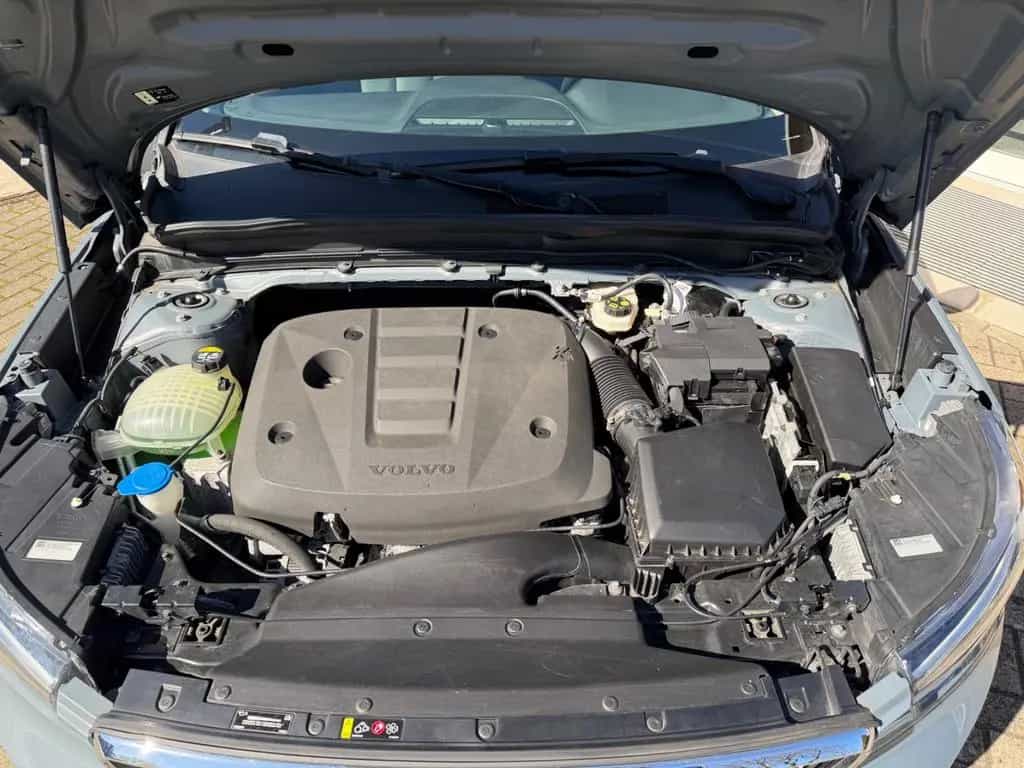 Volvo XC40 D4 AWD Momentum Pro #volvo #madebymerten 02/2020-photo-11