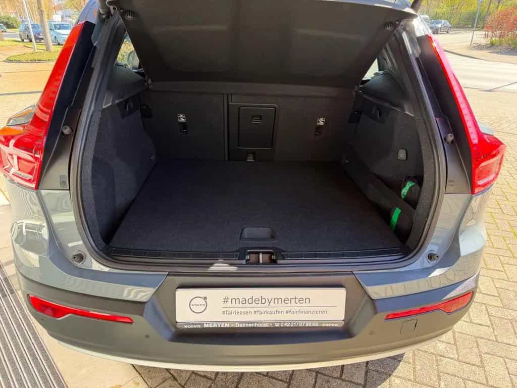Volvo XC40 D4 AWD Momentum Pro #volvo #madebymerten 02/2020-photo-5