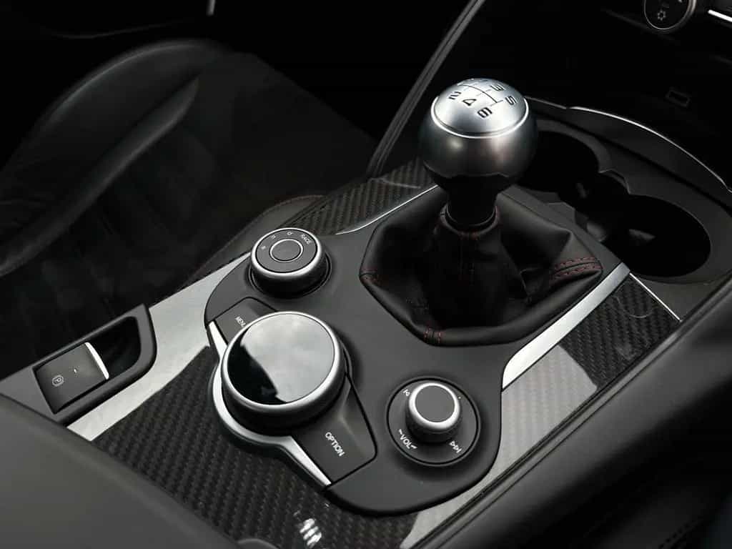 Alfa Romeo Giulia Quadrifoglio Keramik Carbon Handscha. 1Hd 12/2016-photo-15