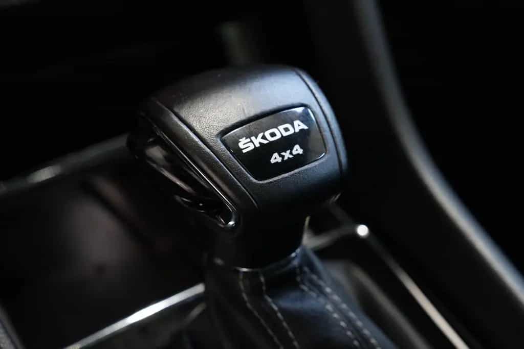 Skoda Karoq Sportline 4x4 *AUT*NAV*LED*AHK* 01/2023-photo-31