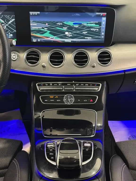 Mercedes-Benz E-Class 220 d AMG-Line|PANO|WIDESCREEN|360°|HUD|20ZOLL 01/2017-photo-13