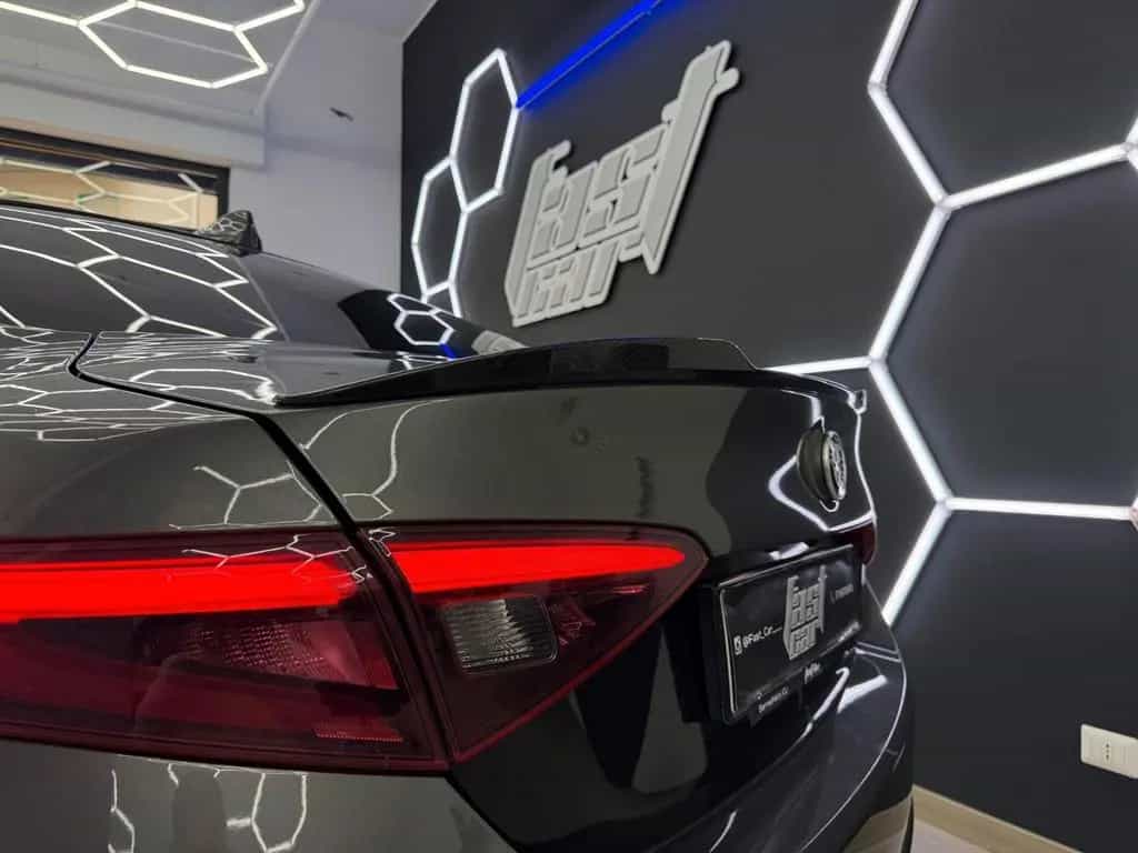 Alfa Romeo Giulia 2.9 V6 Bi-Turbo AT8 Quadrifogl 12/2018-photo-4