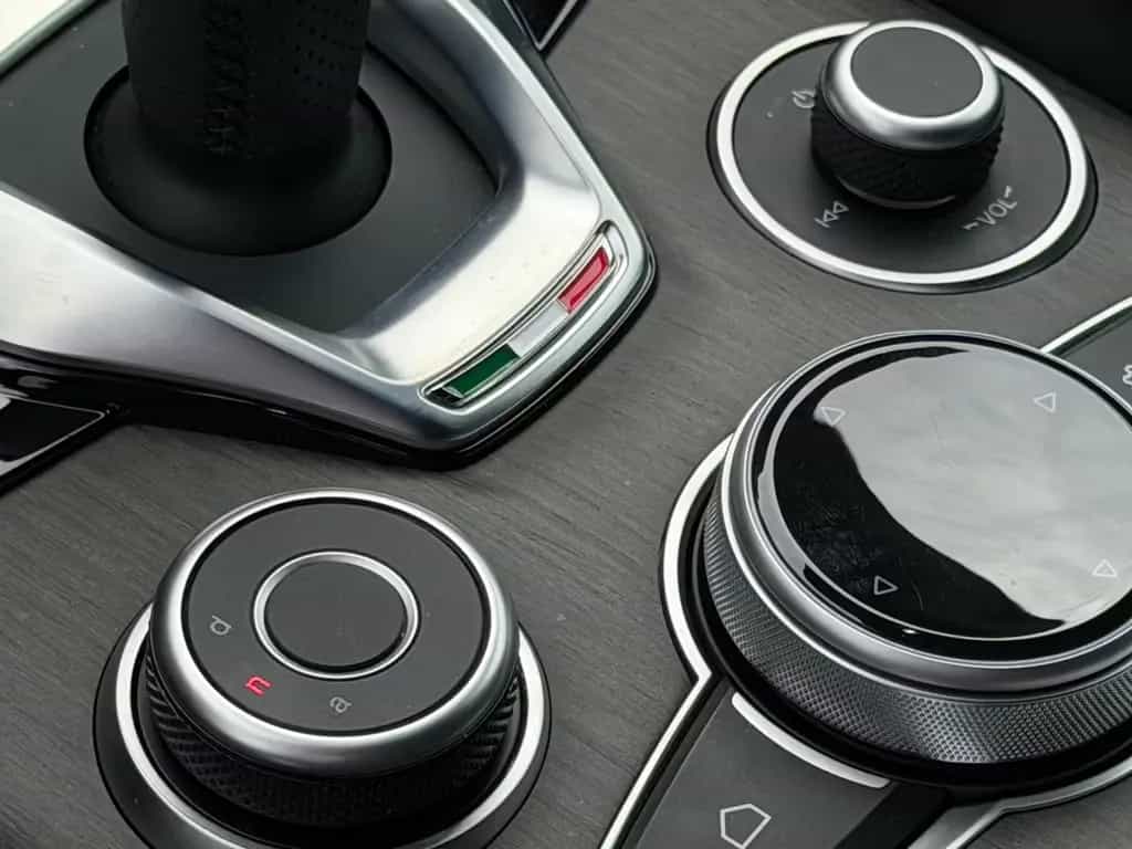 Alfa Romeo Giulia Ti Q4/MEMORY/ACC/NAVI/KAMERA/SHZ 07/2023-photo-18