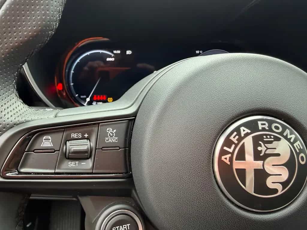 Alfa Romeo Giulia Ti Q4/MEMORY/ACC/NAVI/KAMERA/SHZ 07/2023-photo-35