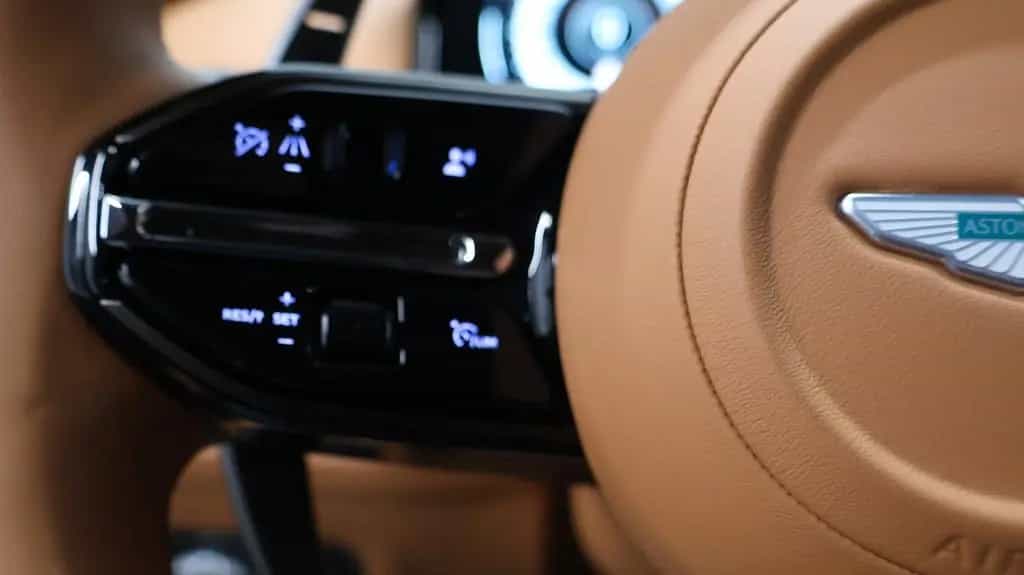 Aston Martin DB12 Coupe 09/2025-photo-12