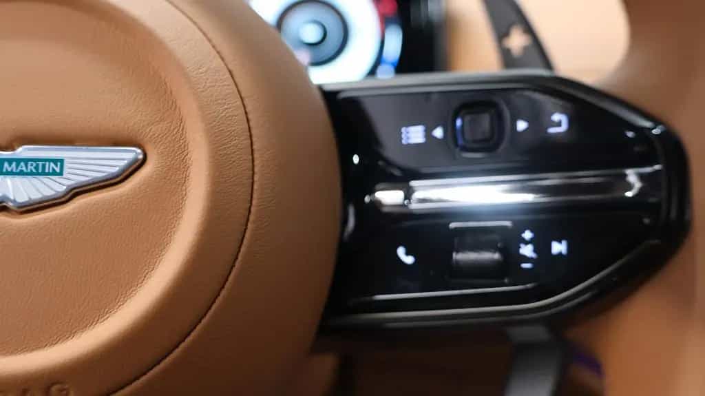 Aston Martin DB12 Coupe 09/2025-photo-13