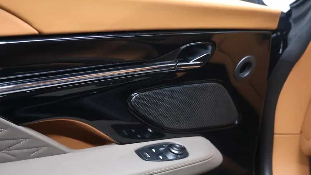 Aston Martin DB12 Coupe 09/2025-photo-20