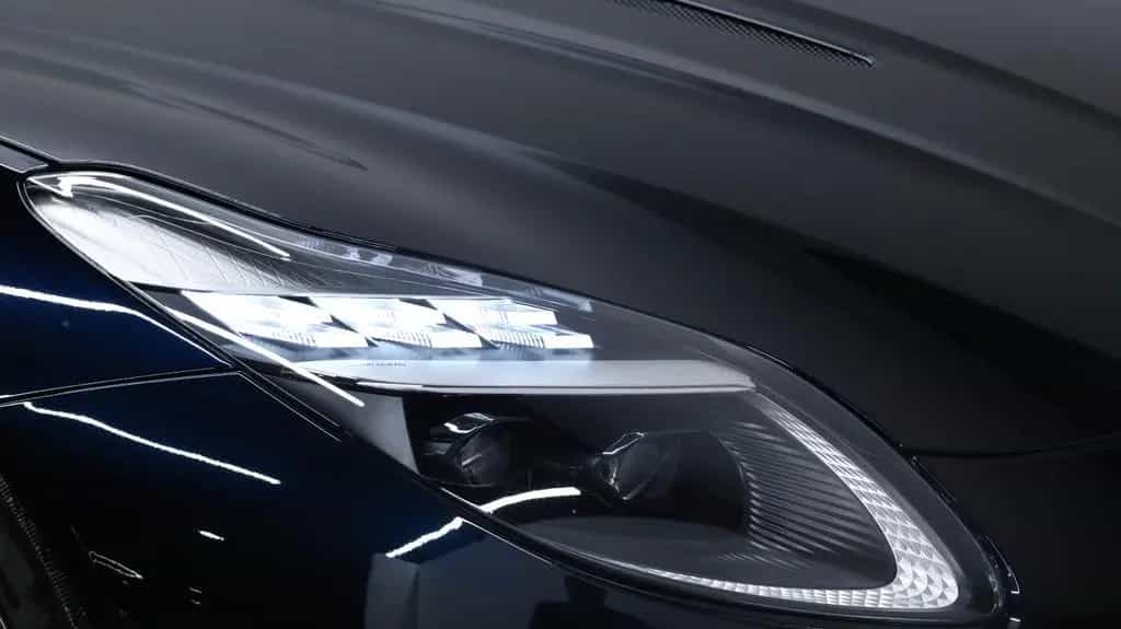 Aston Martin DB12 Coupe 09/2025-photo-4