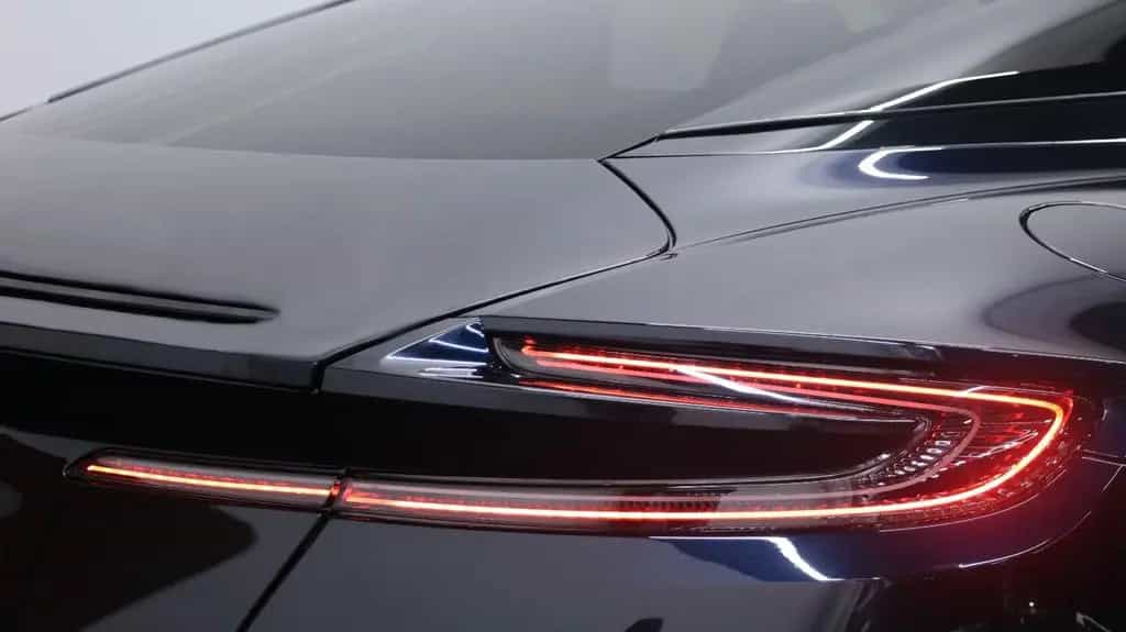 Aston Martin DB12 Coupe 09/2025-photo-5