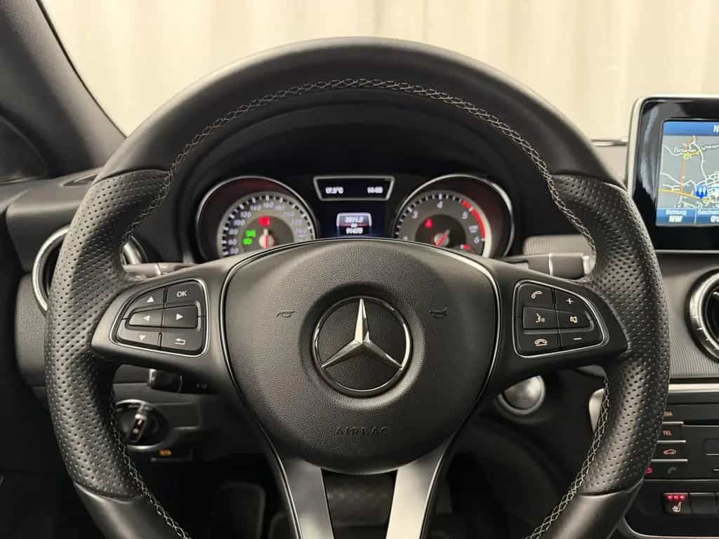Mercedes-Benz CLA 200 Shooting Brake d Aut. Urban Sport AHK 04/2015-photo-13