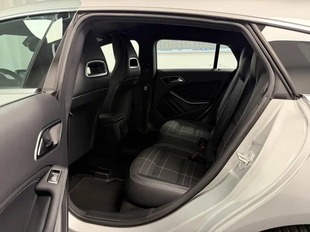 Mercedes-Benz CLA 200 Shooting Brake d Aut. Urban Sport AHK 04/2015-photo-15