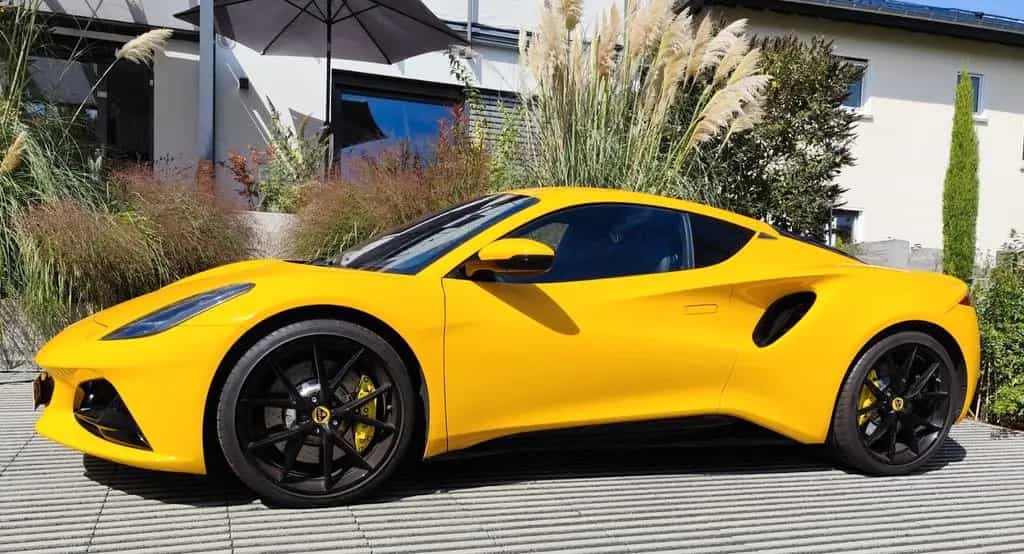 Lotus Emira 2.0 AMG-Turbo First Edition 07/2024-photo-2