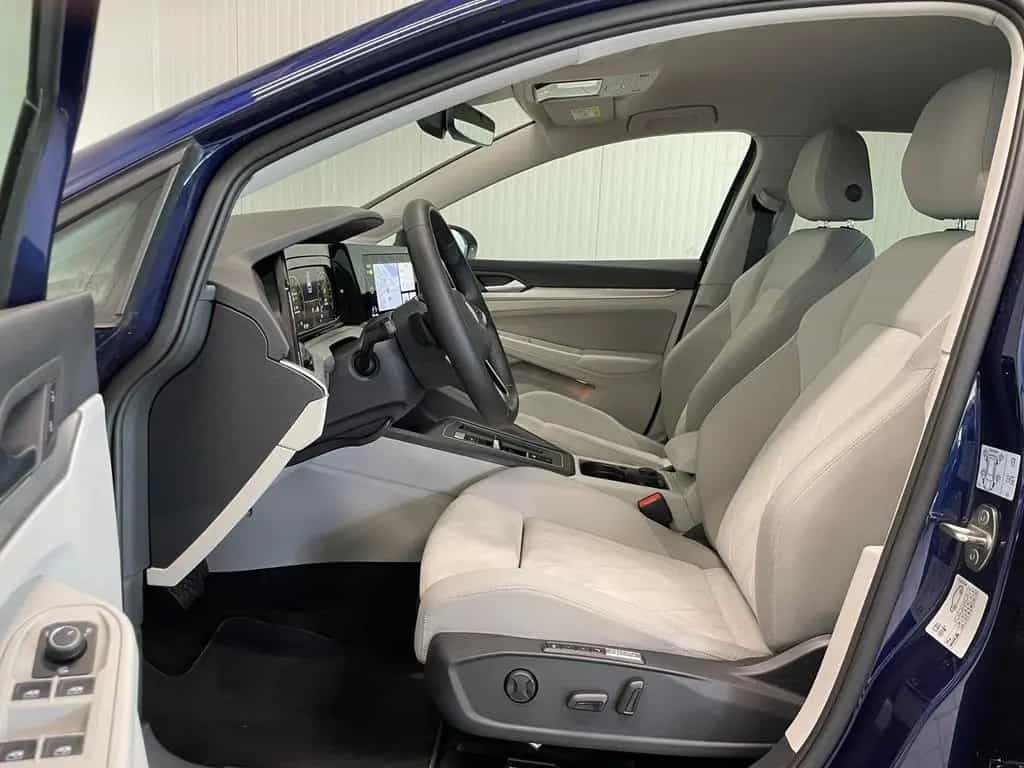 Volkswagen Golf VIII Life 1.5 eTSI DSG STANDHZG 12/2020-photo-18
