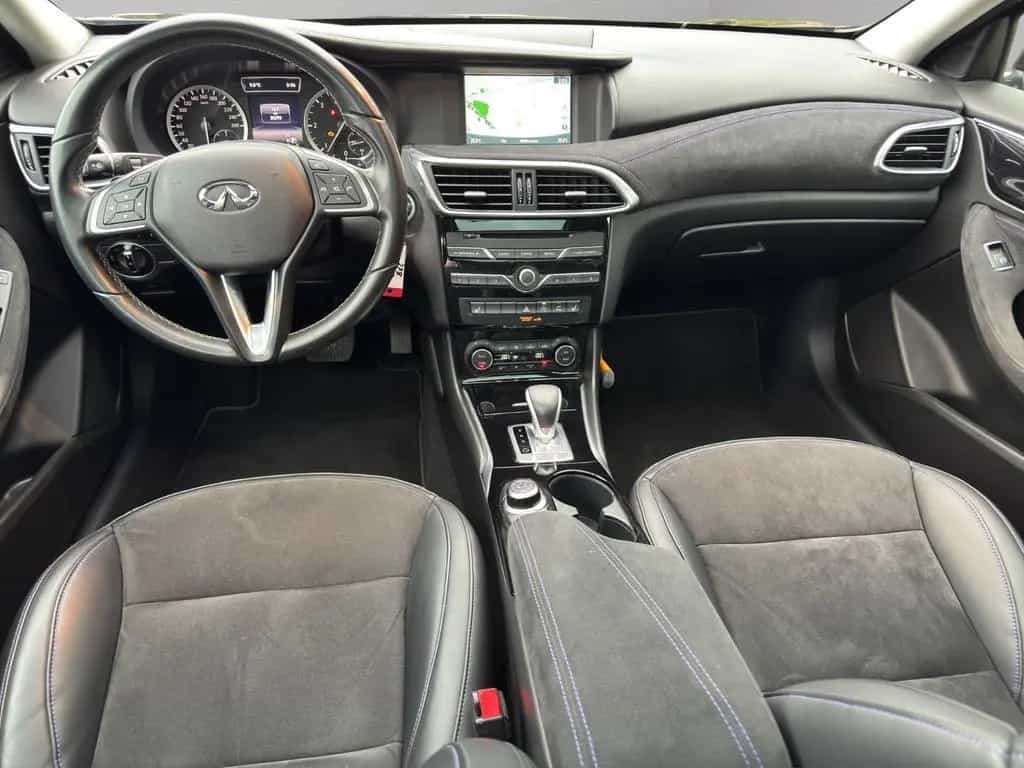 Infiniti Q30 2.2 d AWD Sport 09/2016-photo-10