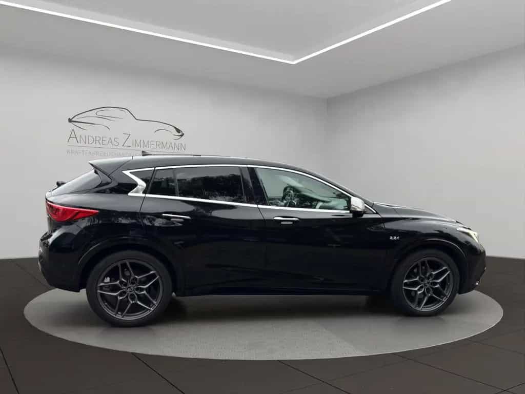 Infiniti Q30 2.2 d AWD Sport 09/2016-photo-3
