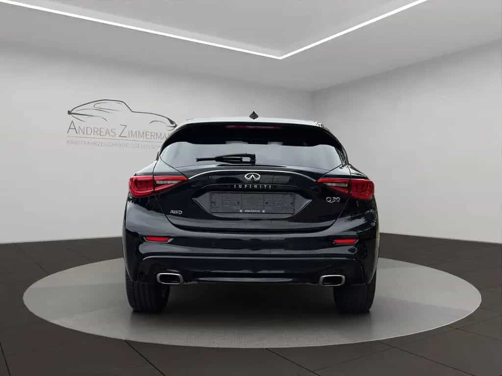 Infiniti Q30 2.2 d AWD Sport 09/2016-photo-6