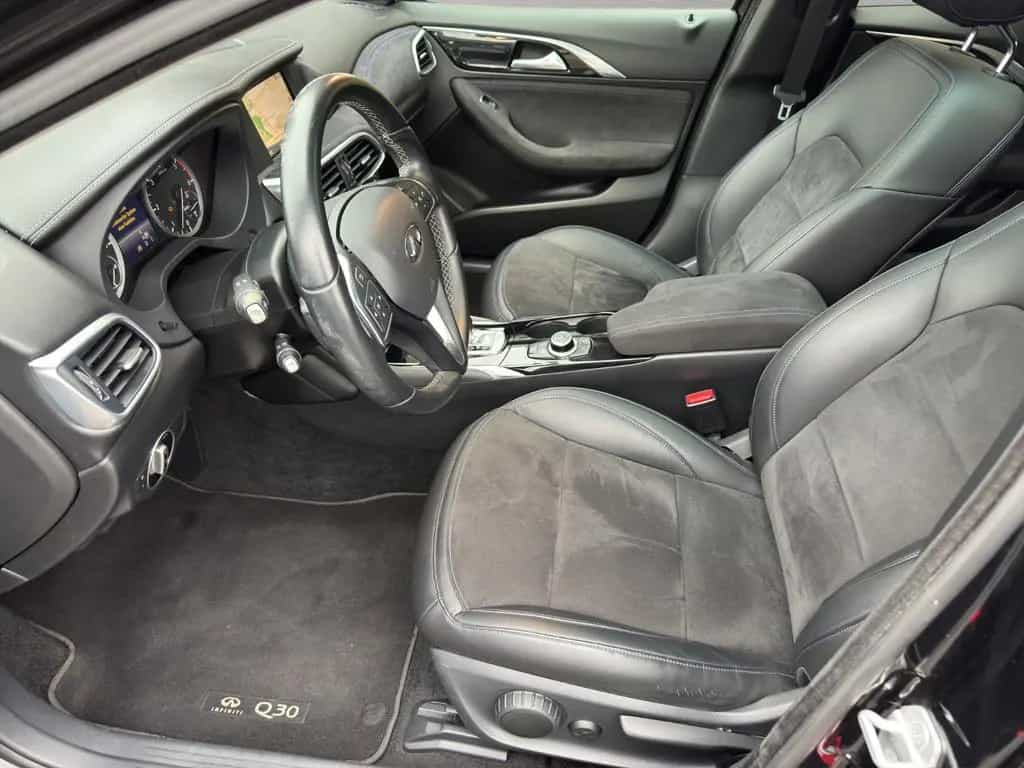 Infiniti Q30 2.2 d AWD Sport 09/2016-photo-8