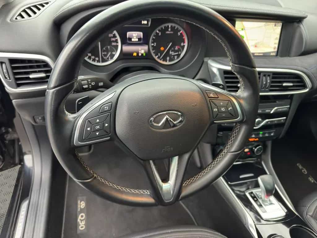 Infiniti Q30 2.2 d AWD Sport 09/2016-photo-9
