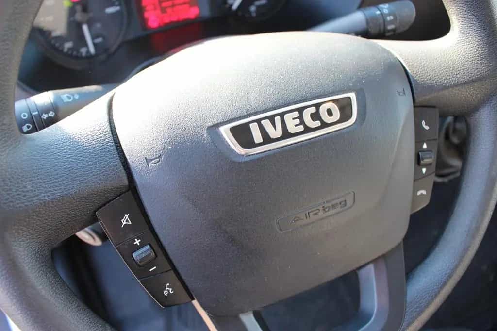 Iveco Daily Kasten 35S18/SHEFT/NAVI/HEBEBÜHNE/AHK/RCAM 12/2016-photo-9