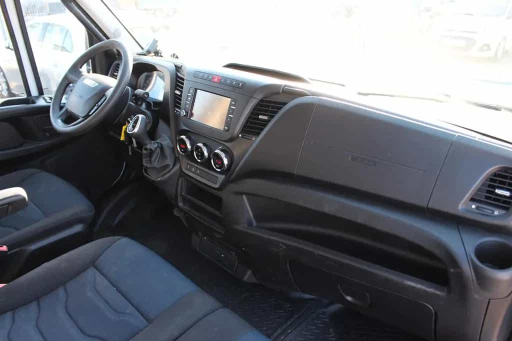 Iveco Daily Kasten 35S18/SHEFT/NAVI/HEBEBÜHNE/AHK/RCAM 12/2016-photo-12