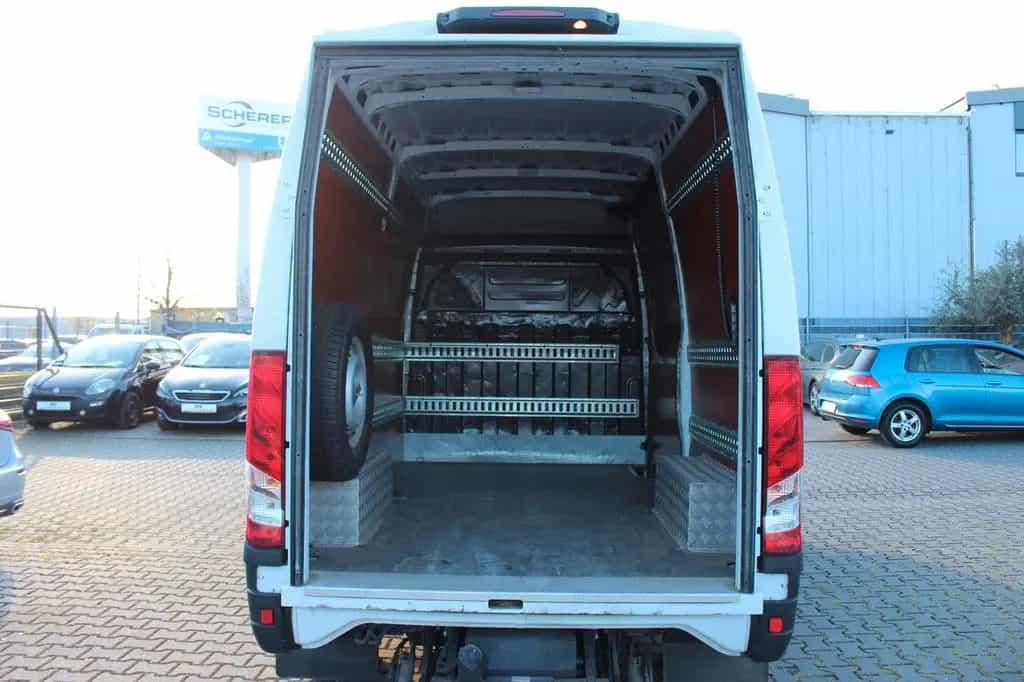 Iveco Daily Kasten 35S18/SHEFT/NAVI/HEBEBÜHNE/AHK/RCAM 12/2016-photo-16