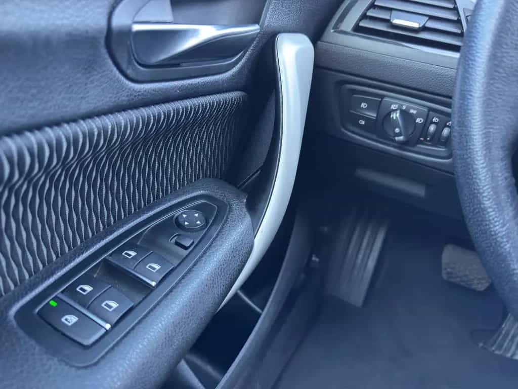 BMW 1 Series 118i Advantage Steptronic LED/NAVI/TEMPOMAT/SHZ 04/2019-photo-25