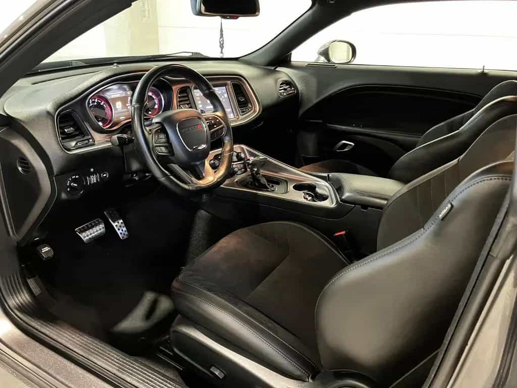 Dodge Challenger 6,4 Orig Widebody SRT Aut Nav Leder 10/2020-photo-16
