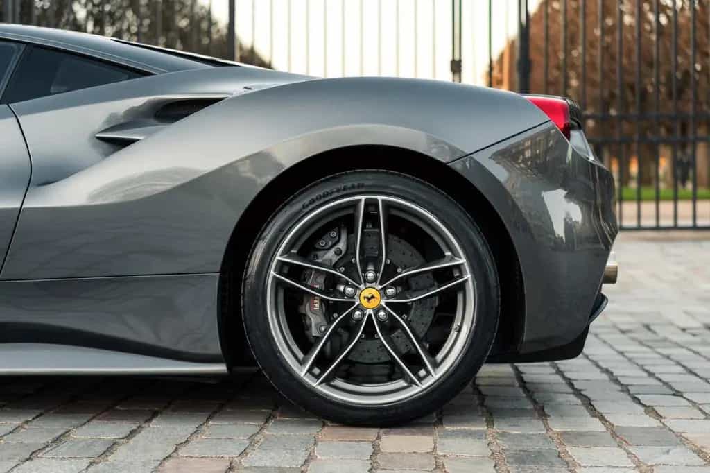 Ferrari 488 GTB Coupé DCT - great spec, 21 600 km 05/2018-photo-29