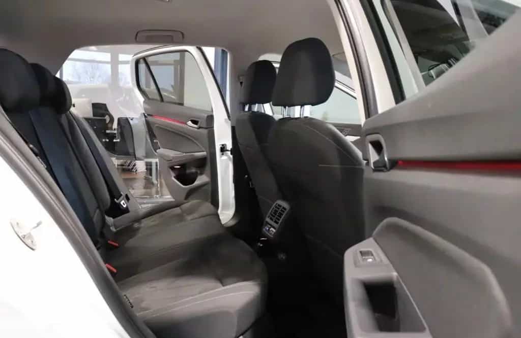 Volkswagen Golf VIII Lim. Life 07/2020-photo-10