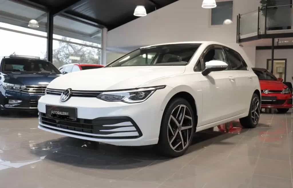 Volkswagen Golf VIII Lim. Life 07/2020-photo-2