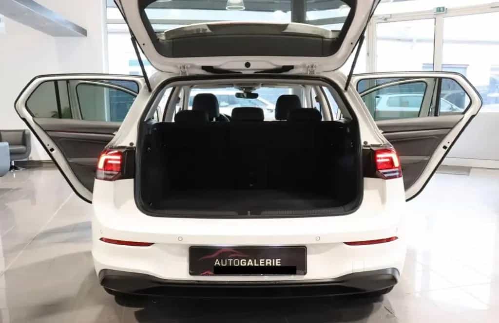 Volkswagen Golf VIII Lim. Life 07/2020-photo-7