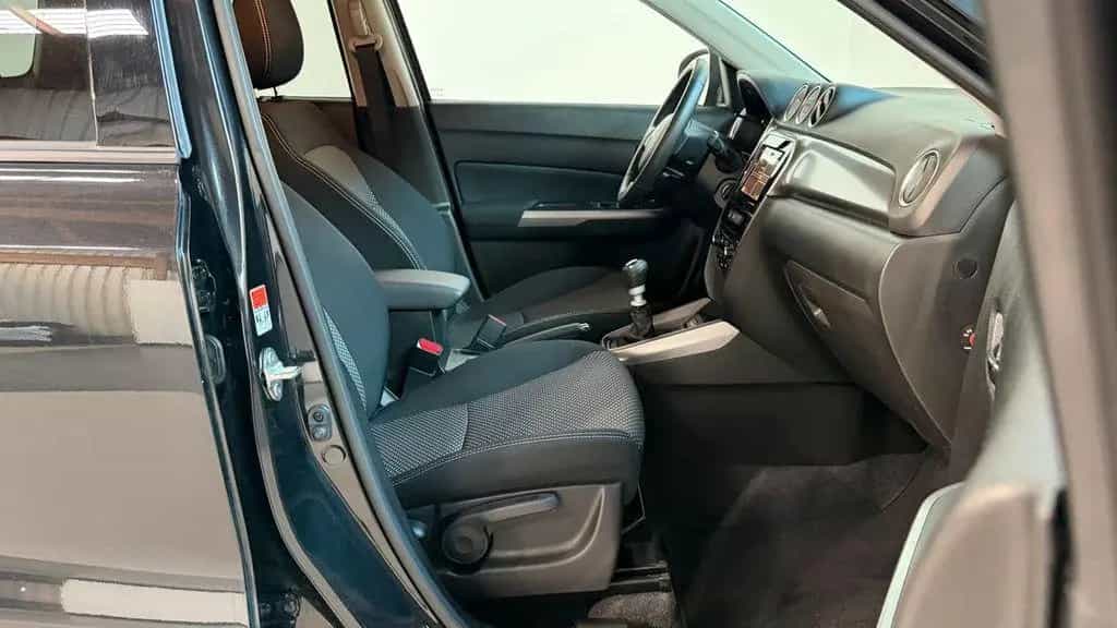 Suzuki Vitara 1.4 Comfort Hybrid 09/2022-photo-5