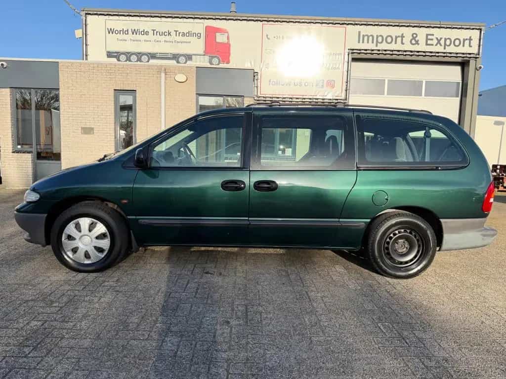 Chrysler Grand Voyager 2.4i SE + 7 SEATS + AIRCO + APK / 01/1999-photo-1