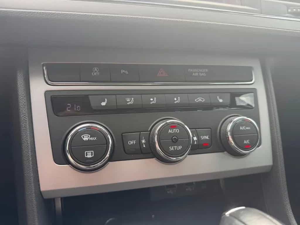 Seat Leon Xcellence 1.5 TSI Navi Apple CarPlay 07/2019-photo-28