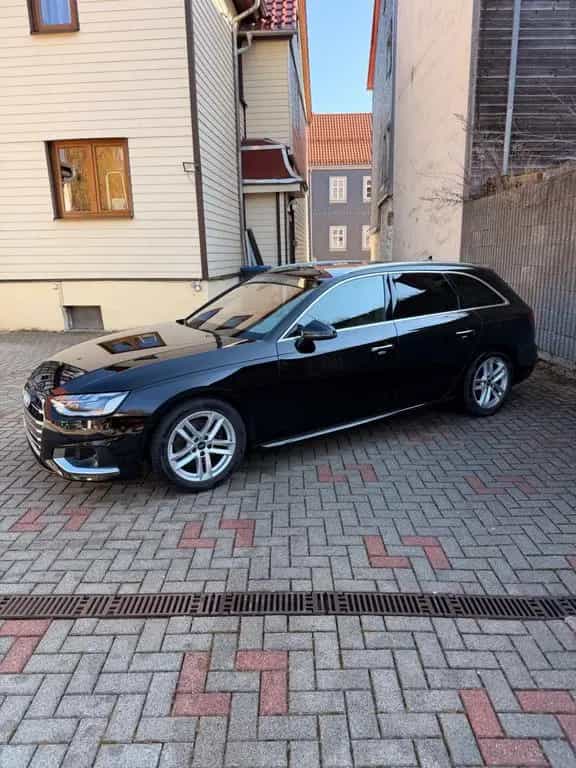 Audi A4 Avant 35 TDI advanced 04/2022-photo-3