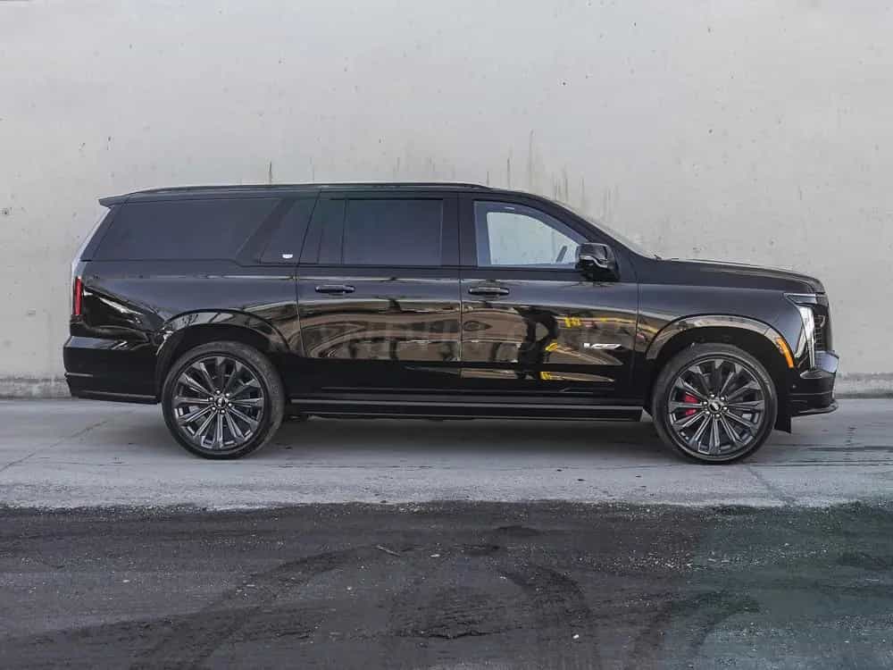 Cadillac 2026 Escalade ESV V-Series € 184500 +6.2L 681 HP null-photo-3