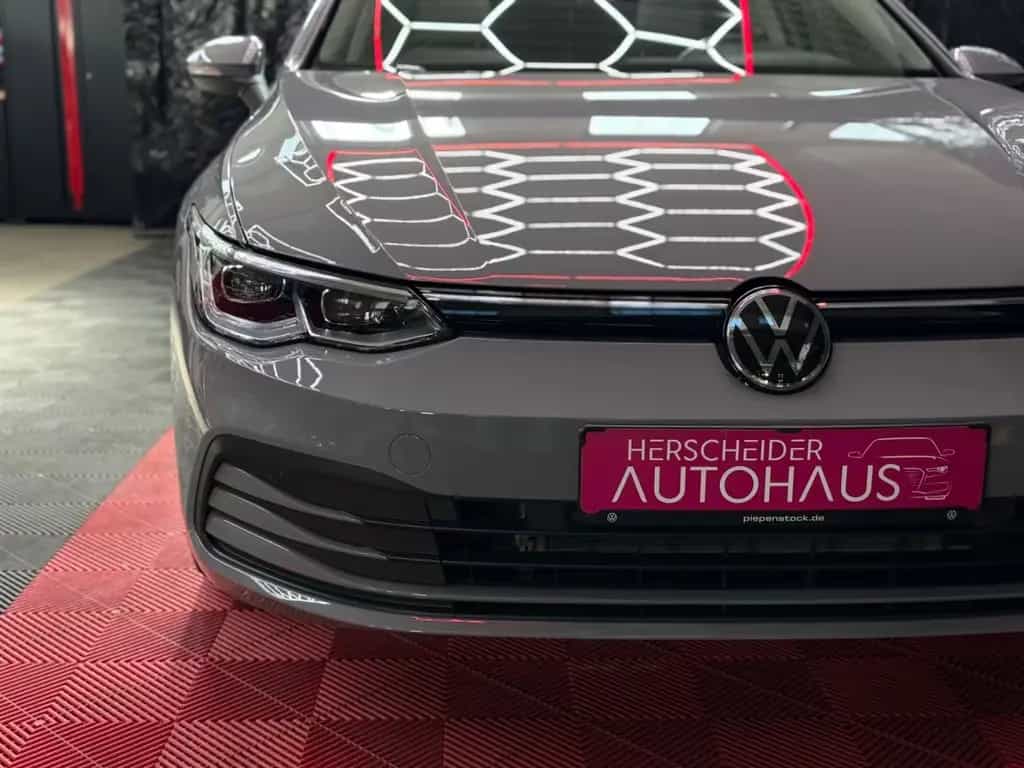 Volkswagen Golf VIII Lim.*DSG*Pano*IQ*StaHeiz*LED*AHK*S-Hef 03/2020-photo-11