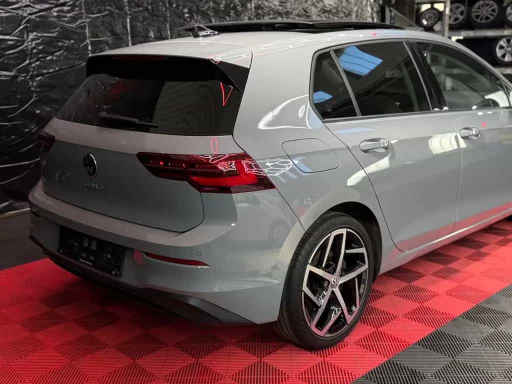 Volkswagen Golf VIII Lim.*DSG*Pano*IQ*StaHeiz*LED*AHK*S-Hef 03/2020-photo-17