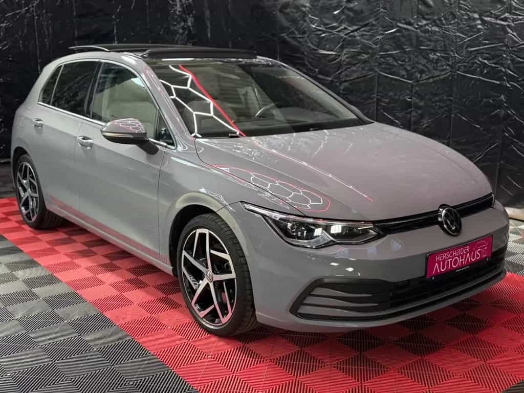 Volkswagen Golf VIII Lim.*DSG*Pano*IQ*StaHeiz*LED*AHK*S-Hef 03/2020-photo-20