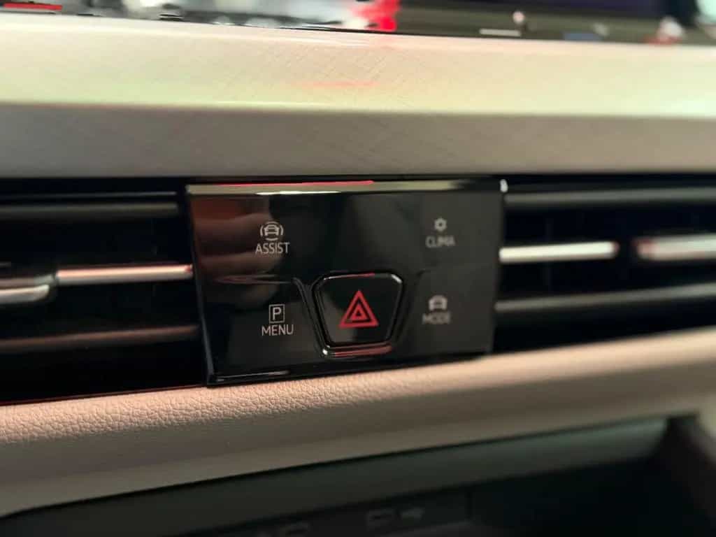 Volkswagen Golf VIII Lim.*DSG*Pano*IQ*StaHeiz*LED*AHK*S-Hef 03/2020-photo-32