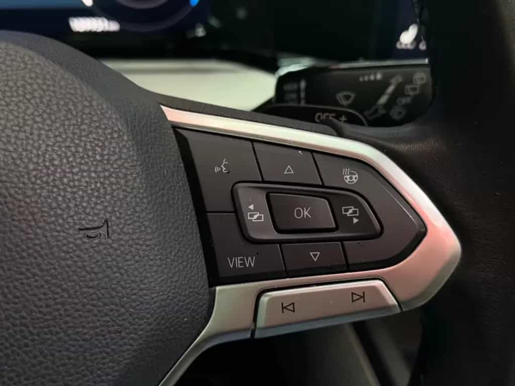 Volkswagen Golf VIII Lim.*DSG*Pano*IQ*StaHeiz*LED*AHK*S-Hef 03/2020-photo-39