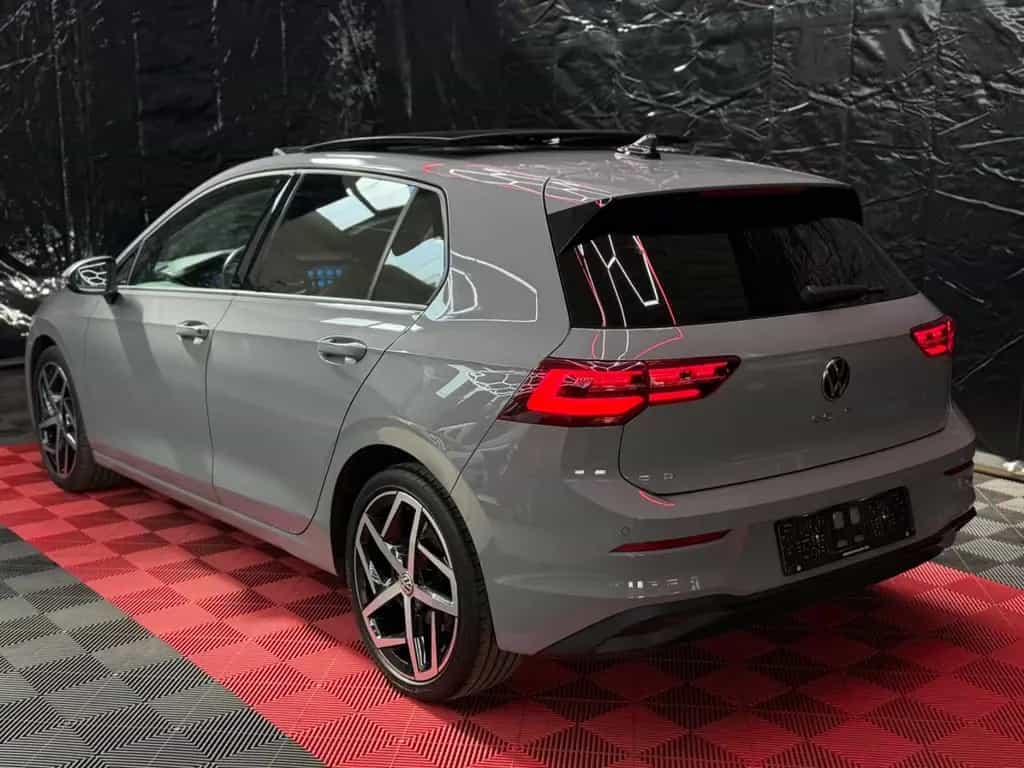 Volkswagen Golf VIII Lim.*DSG*Pano*IQ*StaHeiz*LED*AHK*S-Hef 03/2020-photo-5