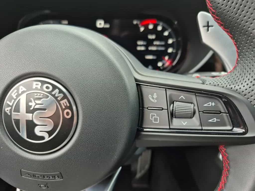 Alfa Romeo Giulia Competizione Q4 LED Leder Navi Rückfahrka 04/2023-photo-22