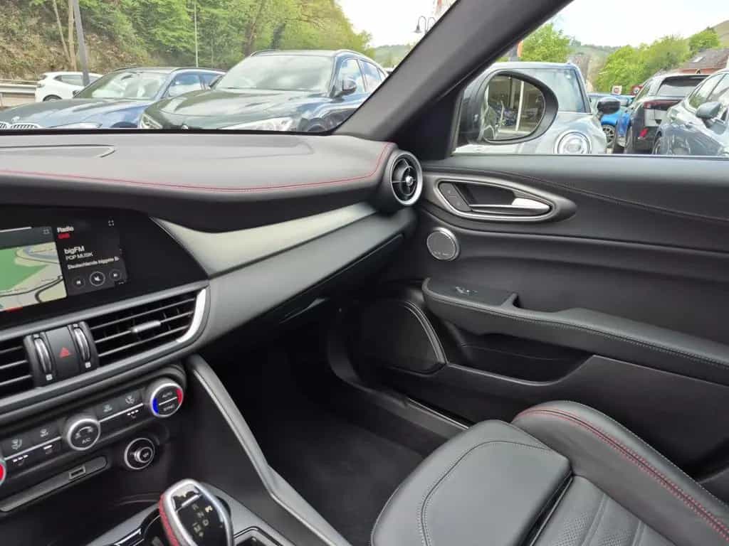 Alfa Romeo Giulia Competizione Q4 LED Leder Navi Rückfahrka 04/2023-photo-24
