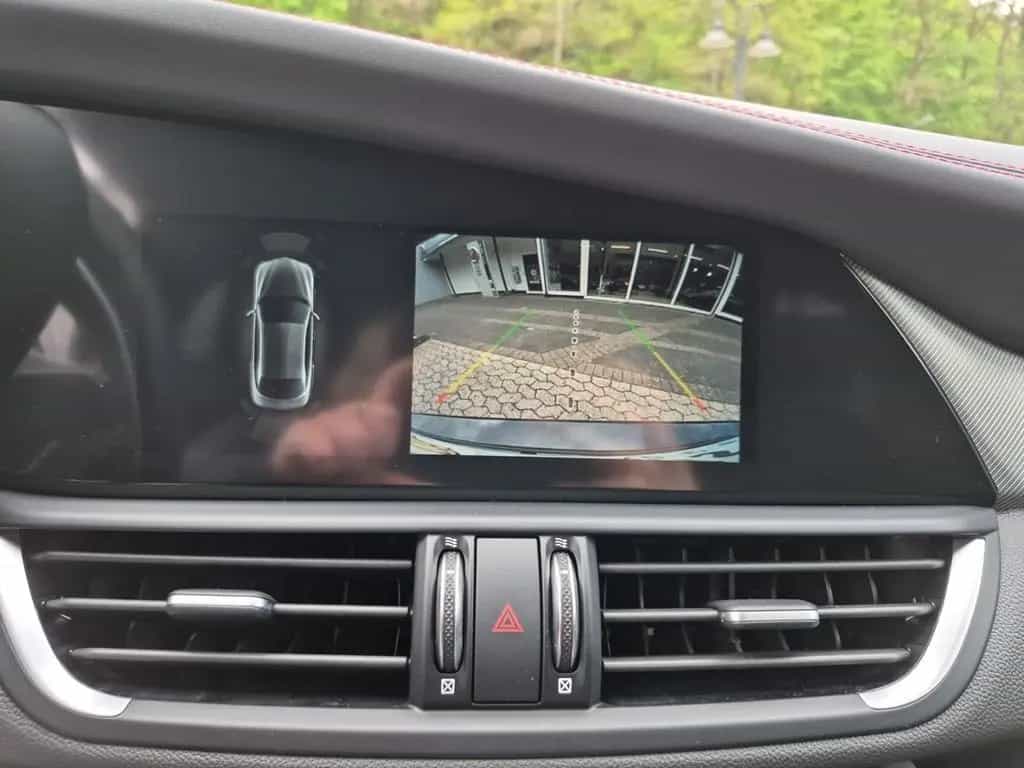 Alfa Romeo Giulia Competizione Q4 LED Leder Navi Rückfahrka 04/2023-photo-25