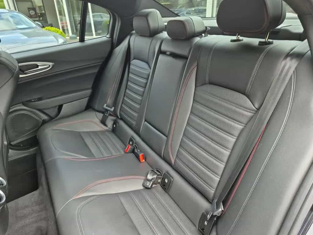 Alfa Romeo Giulia Competizione Q4 LED Leder Navi Rückfahrka 04/2023-photo-26
